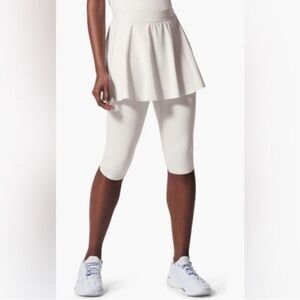 Spanx Booty Boost® Active Skirt Around Knee Leggings size S